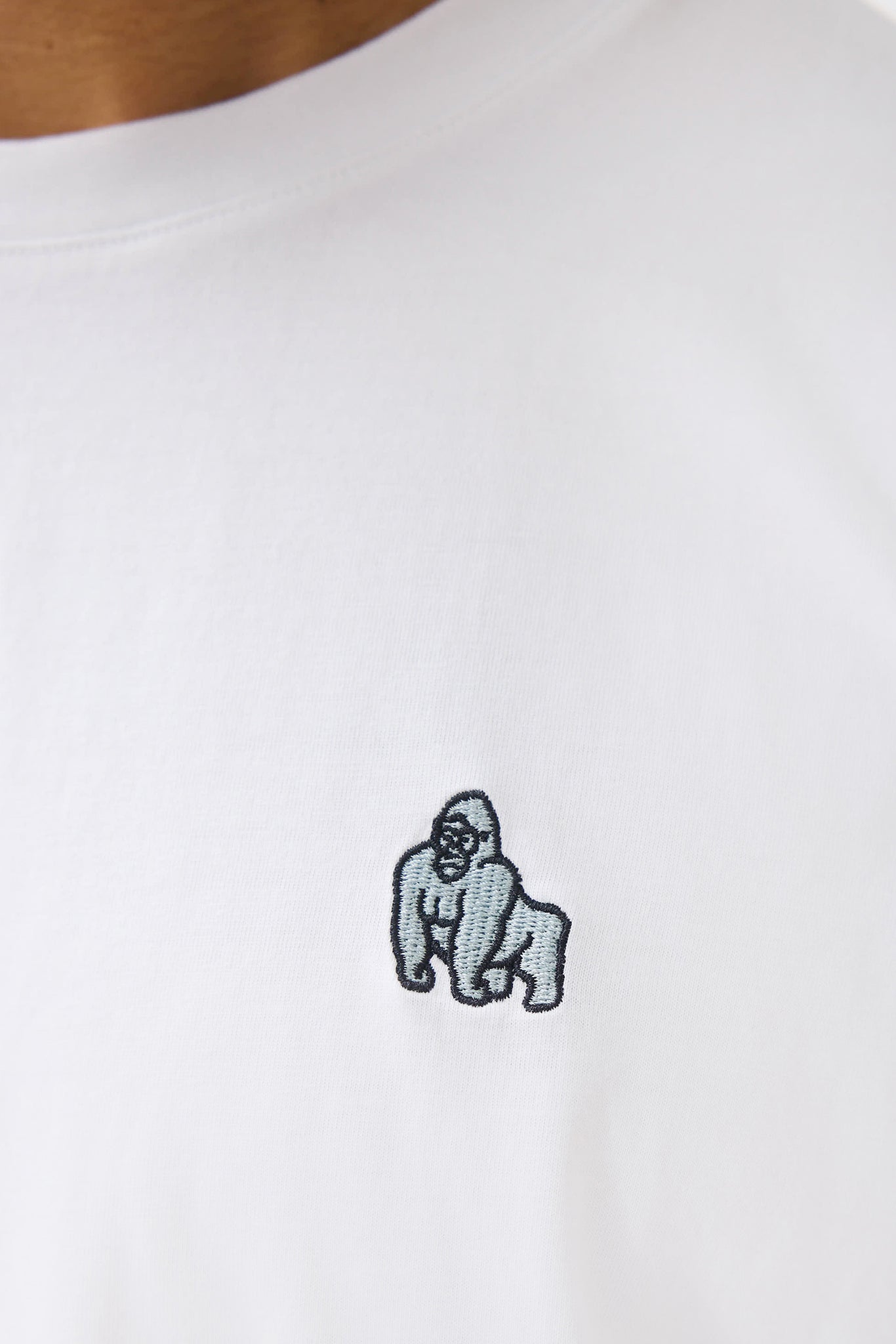 MINI EMBROIDERY T-SHIRT - WHITE - THAT GORILLA BRAND